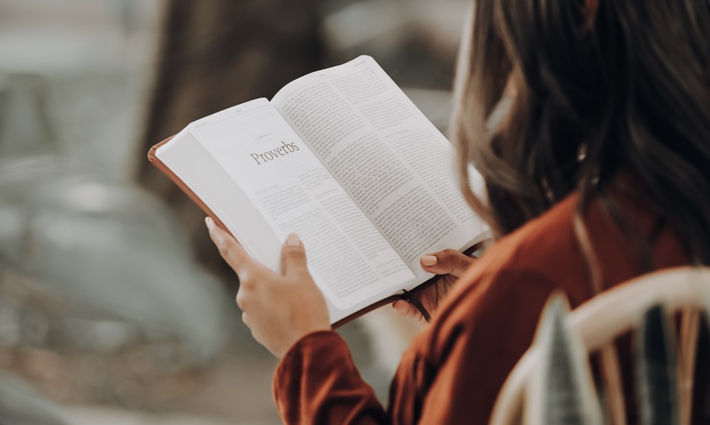 Hanya Sekadar Baca Alkitab Tidaklah Cukup – WarungSaTeKaMu.org